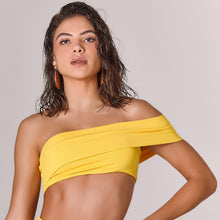 Załaduj obraz do przeglądarki galerii, Model Front: Empress Top Top Biquini Off Shoulder Amarelo