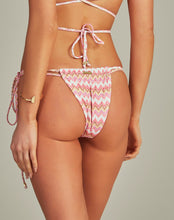 Załaduj obraz do przeglądarki galerii, Image 04: Empress Bottom Bottom Bikini Danielle Pink Chevron