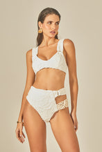 Załaduj obraz do przeglądarki galerii, Model Front: Empress Set Set Offwhite Sloane