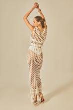 Załaduj obraz do przeglądarki galerii, Model Back: Empress Maxi Dresses Offwhite Hammock