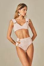 Załaduj obraz do przeglądarki galerii, Model Front: Empress Set Hoop Sloane Pink Tweed Texture