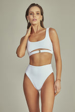 Załaduj obraz do przeglądarki galerii, Model Front: Empress Top Top Bikini Roxy White