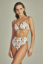 Załaduj obraz do przeglądarki galerii, Model Front: Empress Set Bikini Antigua Pop Art
