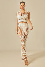 Załaduj obraz do przeglądarki galerii, Model Front: Empress Maxi Dresses Offwhite Hammock
