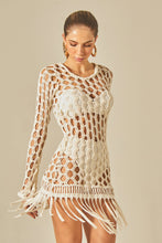 Załaduj obraz do przeglądarki galerii, Model Front: Empress Mini Dress Offwhite Dress Lucia
