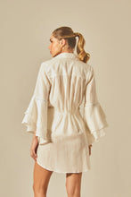 Załaduj obraz do przeglądarki galerii, Model Back: Empress Shirtdress Offwhite Camisa Claire
