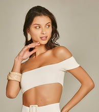 Załaduj obraz do przeglądarki galerii, Model Front: Empress Top Top Biquini Suzy Textura Flat Off White
