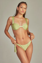 Załaduj obraz do przeglądarki galerii, Bottom Bikini Bouche Olive Green
