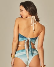 Załaduj obraz do przeglądarki galerii, Image 04: Empress Set Gobi Blue Gradient
