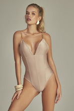Załaduj obraz do przeglądarki galerii, Model Front: Empress One-Piece Nice Body Nude
